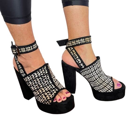 RARE Manaola Black Polynesian Print Platform Peep Toes, size 9 - Picture 1 of 11